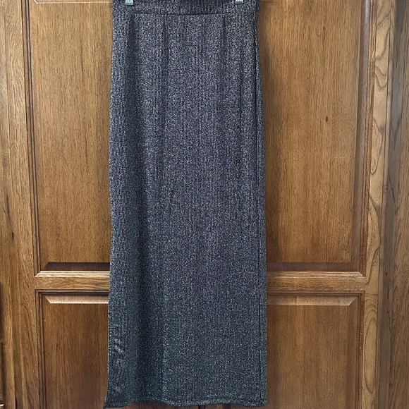 Old Navy - metallic ribbed knit top and skirt set - Picture 7 of 8